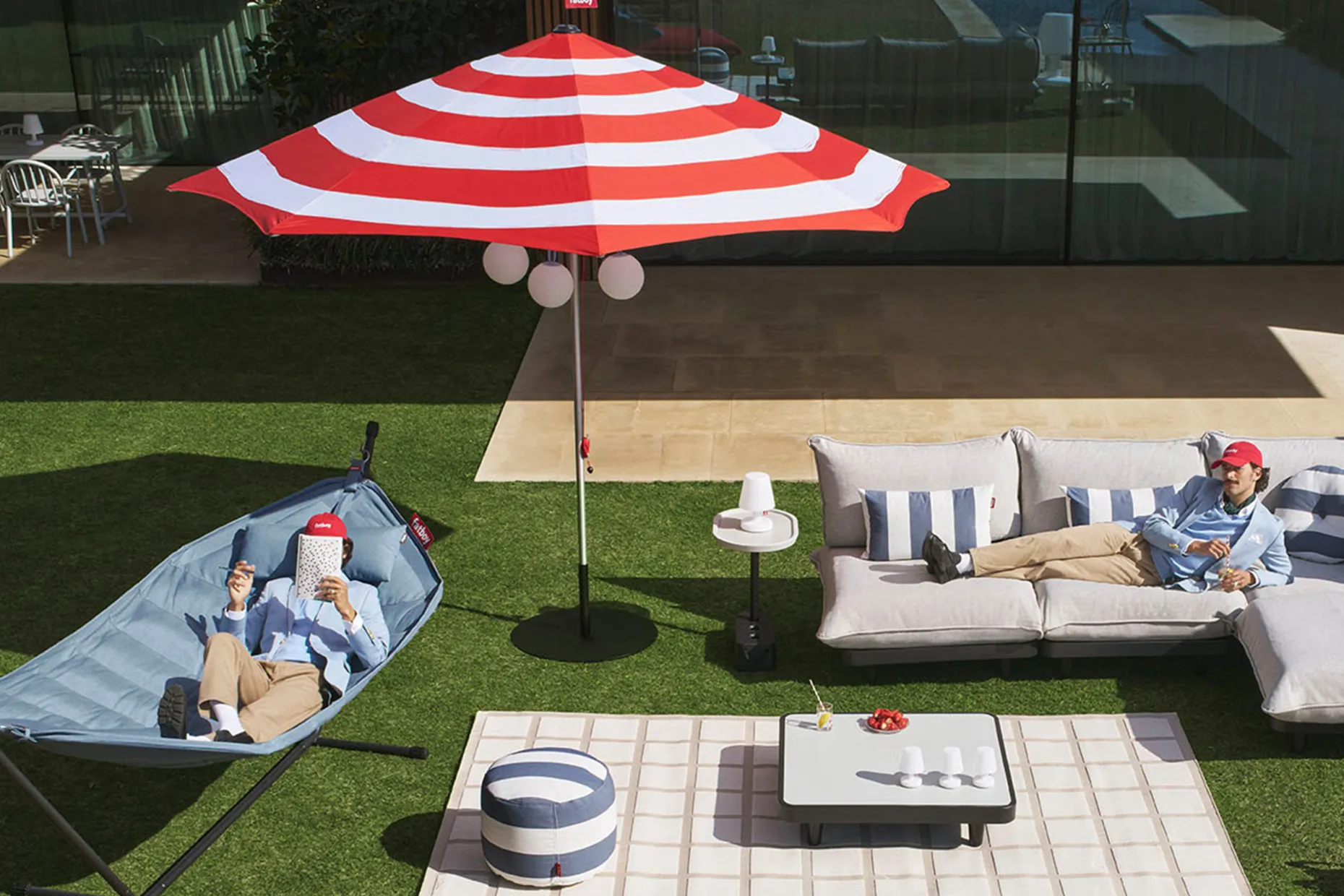 Stripesol + Base Light Grey Parasol met voet, 350x350x280 cm
