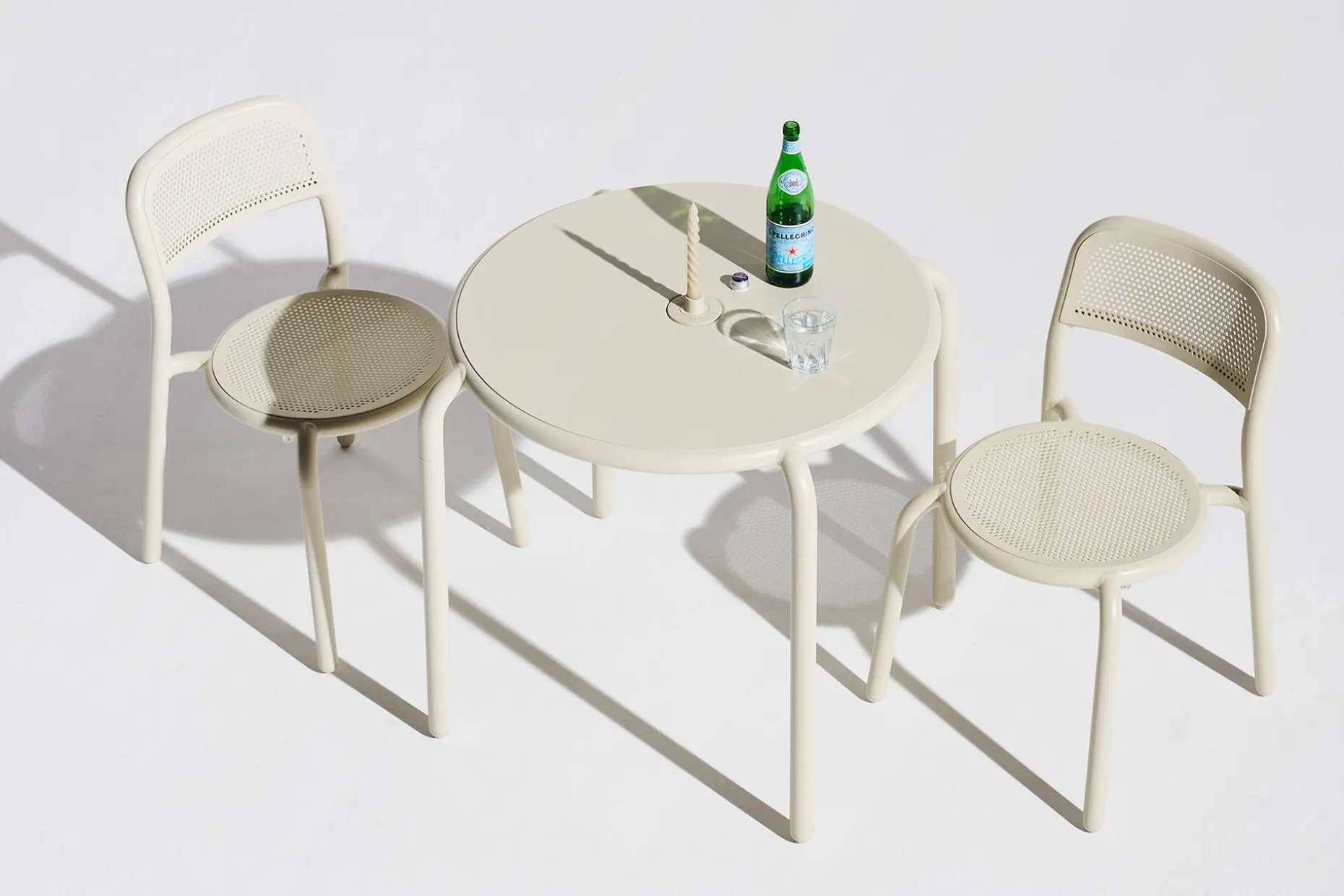 Toní Bistreau Kleine tuintafel, beige, 80x80x76 cm